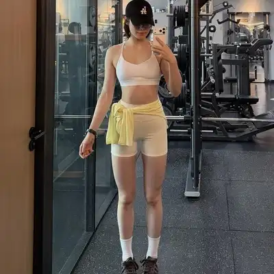 侯美